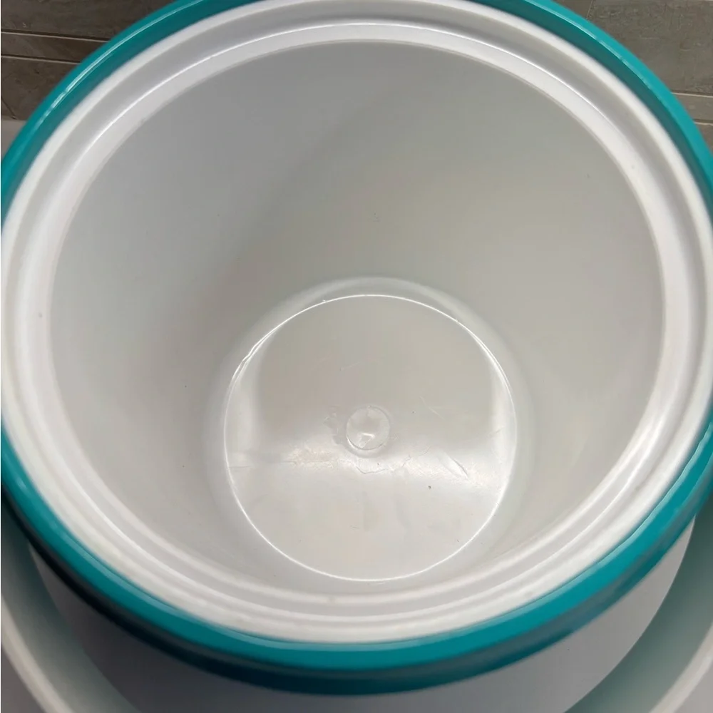 Mid Century Modern Turquoise Tiffany Blue Plastic Ice Bucket with Lid and Handle